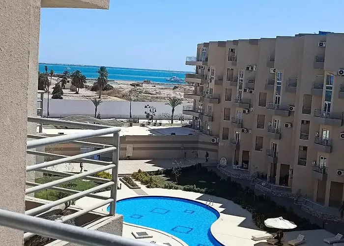 Luxury Modern Near Airport & Downtown Апартаменты Хургада