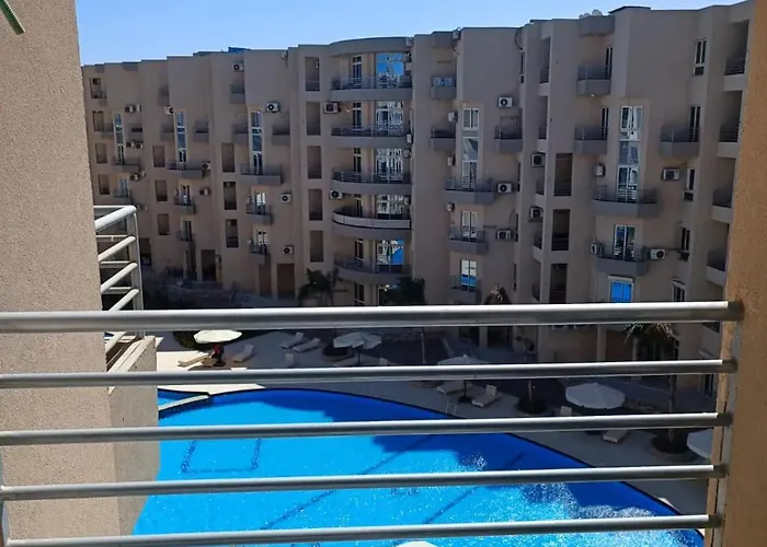 Luxury Modern Near Airport & Downtown Апартаменты Хургада