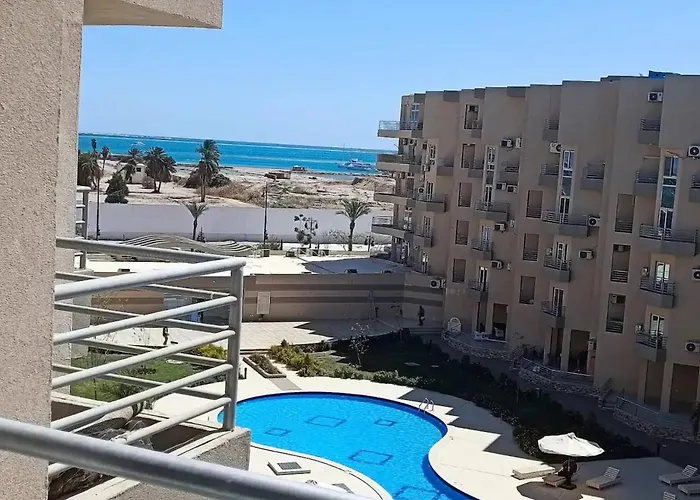 Luxury Modern Near Airport & Downtown Апартаменты *