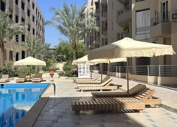 Апартаменты Luxury Modern Near Airport & Downtown Хургада
