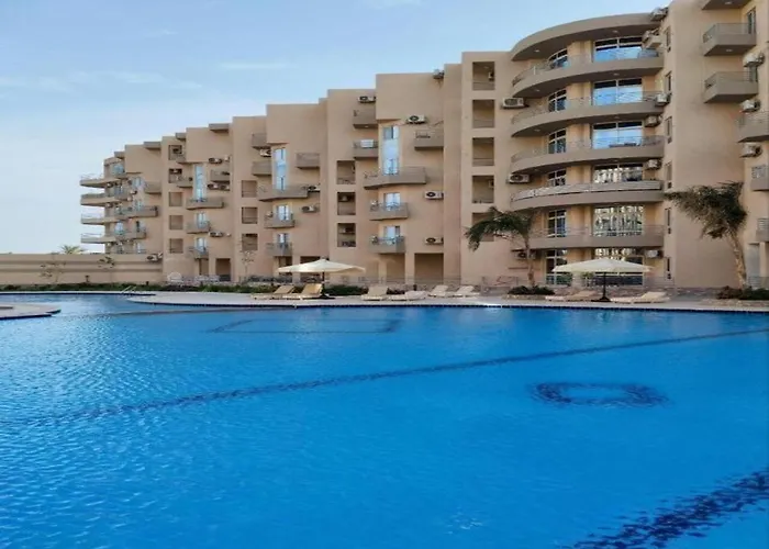 Апартаменты Luxury Modern Near Airport & Downtown Хургада