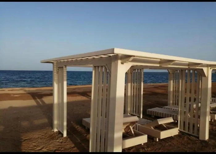 Luxury Modern Near Airport & Downtown Хургада