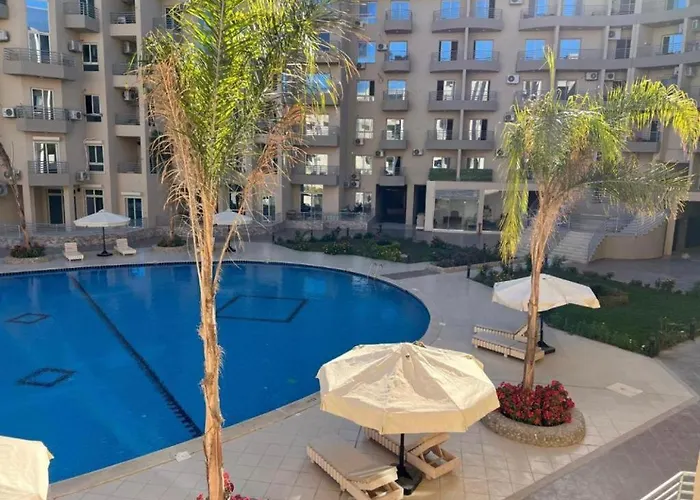 Апартаменты Luxury Modern Near Airport & Downtown Хургада